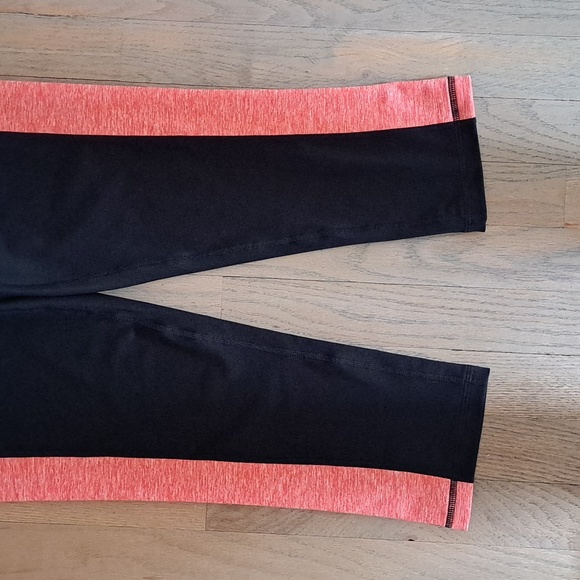 Ideology Flex Stretch Black/Coral Workout Capri's. Size Small NWT - Picture 3 of 10